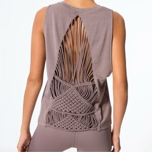 Carbon38 Lovina macrame tank top in a mauve or tan color XS.